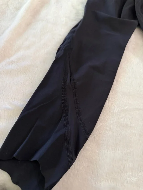 Lululemon Black High-Rise Leggings - Picture 3 of 4